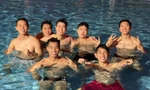 Cầu thủ đội tuyển Việt Nam khoe "múi sầu riêng" ở bể bơi: Ai đang nóng xem ngay cho mát!