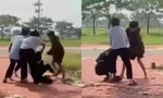 Học sinh lớp 8 ở Long An bị đánh hội đồng vì nói bạn "đắp cả tấn phấn lên mặt"
