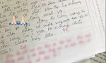 Nam sinh nhận 0,5 điểm bài kiểm tra Văn, đọc lời phê của cô giáo thì thấy rất xứng đáng
