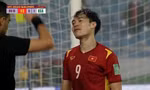 Văn Toàn chia sẻ khoảnh khắc buồn bã vì nhận thẻ vàng, ai ngờ bị Quang Hải "cà khịa" cực hài