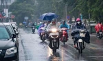 Dự báo thời tiết: Miền Bắc đón chuỗi ngày mưa dông rải rác kéo dài, nhiệt độ giảm nhẹ