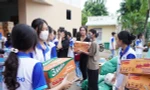 Tuổi trẻ Cần Thơ san sẻ với đồng bào miền Bắc: Chuyến xe lan tỏa yêu thương