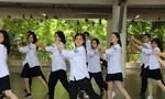 Tân binh THPT chuyên Hà Nội - Amsterdam hòa mình cùng điệu nhảy flashmob sôi động