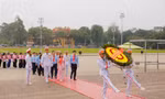 Đại biểu Cháu ngoan Bác Hồ vào Lăng viếng Chủ tịch Hồ Chí Minh