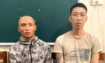 Đối tượng ma túy lao thẳng xe vào công an hòng tẩu thoát
