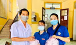 Nữ sinh 17 tuổi đi chợ giúp người dân cách ly, nấu cơm tiếp sức tuyến đầu