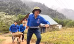 Vượt núi chuyển vật liệu, san nền dựng nhà giúp người nghèo