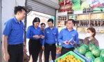 Tuổi trẻ Nghệ An cao điểm hỗ trợ dịch vụ công trực tuyến, quét mã QR thanh toán tại chợ