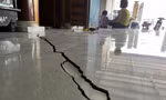 Hàng trăm hộ dân kêu cứu khi đất sụt, nhà nứt, giếng cạn bất thường