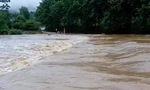 Nhiều tuyến đường sạt lở, bản làng bị cô lập do mưa lũ