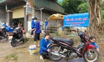 Một ngày rửa xe thu tiền triệu, bạn trẻ vùng cao gây quỹ tiếp sức đến trường