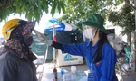Những nữ sinh THPT hăng hái nơi tuyến đầu chống dịch