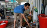 Thi công đường làm vỡ đường ống, hàng nghìn hộ dân “khát” nước