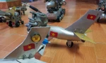 Độc đáo bộ sưu tập chiến đấu cơ mini làm từ xác máy bay Mỹ