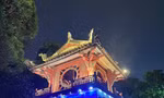 Văn Miếu lộng lẫy, khác biệt trong tour đêm