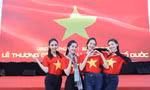 Dâng trào tình yêu non sông khi cờ Tổ quốc tung bay tại Lễ Thượng cờ