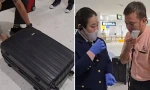 Hành khách lấy nhầm vali ở Thái Lan, mở ra thì hốt hoảng vì những gì bên trong