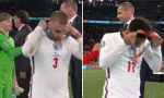 Đội tuyển Anh bị chỉ trích vì hành động tháo huy chương bạc, cầu thủ vẫn đeo thì nói gì?
