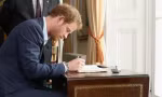 Hoàng tử Harry vẫn chưa kể hết chuyện: Sắp ra mắt hồi ký, kể “trung thực” về cuộc đời mình