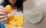 Vô tình ăn mất miếng khoai tây chiên hình trái tim, ăn xong mới biết nó trị giá gần 3 tỷ đồng