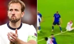 Cổ động viên Ý chỉ rõ Harry Kane đã “ăn vạ”, định kiếm penalty trong trận chung kết EURO