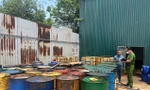 Hà Nội: Khởi tố vụ xưởng sản xuất dầu tái chế đổ trộm chất thải nguy hại