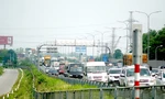 Chưa hết ngày nghỉ lễ, các phương tiện ùn tắc kéo dài hàng km tại cửa ngõ Thủ đô