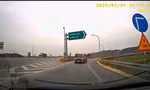 Nữ tài xế lái ô tô ngược chiều trên đường dẫn vào cao tốc khai 'đi theo Google map'