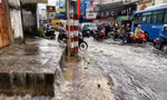 Chiều 19/5, cơn mưa lớn đổ xuống khu vực phía Đông TPHCM kéo dài khoảng 30 phút.