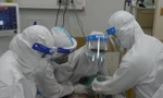 Kịch tính giây phút hồi sức giành giật hơi thở cho bệnh nhân COVID-19 nguy kịch