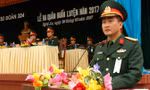 Trung tá Đoàn Sinh Hòa - Phó Tham mưu trưởng Sư đoàn quán triệt nhiệm vụ huấn luyện khối cơ quan sư đoàn năm 2017.