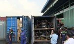 Hai container chứa xe máy và hàng điện tử trị giá cả trăm tỷ đồng.