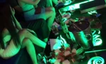 Chủ quán karaoke ép nhân viên nữ chiều khách, nếu không sẽ 'ăn đòn'