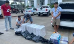 Tạm giữ đối tượng vận chuyển hàng nghìn bao thuốc lá lậu 