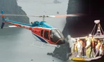 Video, hình ảnh từ hiện trường cứu nạn vụ trực thăng rơi ở vịnh Hạ Long 