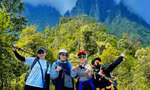 Giới trẻ leo núi, đi bộ xuyên rừng dịp nghỉ lễ 