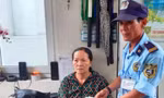 Bảo vệ Trương Lê Dũng trả lại tài sản cho người đánh rơi.