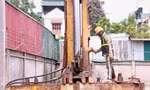 Dự án cao tốc kết hợp đường sắt đô thị V+: Vượt sự cố máy móc, tăng lượng cọc ép
