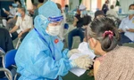 Được tiêm vắc xin miễn phí, công nhân an tâm, người dân vui mừng