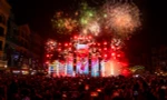 'Phố Đông' Hà Nội sốt rần rần với màn bắn pháo hoa chào năm mới 2024, đạt kỷ lục gần 160.000 lượt khách