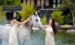 Hoa hậu Tiểu Vy và Á Hậu Kim Duyên khoe sắc giữa đại ngàn M’Drak 