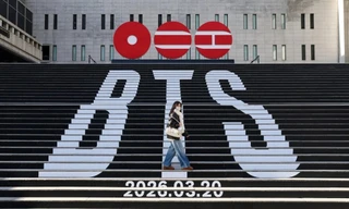 BTS đi vào lịch sử khi biểu diễn tại Quảng trường Gwanghwamun