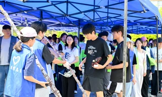 'Lớp học ngọt ngào' thông qua việc 'giải cứu' người nông dân trồng mía