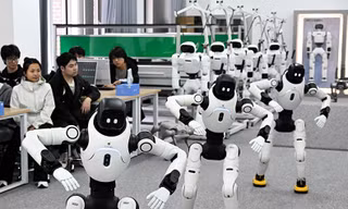Trải nghiệm lớp học robot tại Trung Quốc