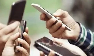 Điện thoại di động bước vào kỷ nguyên 'giá trên trời'