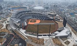 Gần một năm sau khi 'mất tích', giải thưởng YouTube được rao bán với giá hơn 2 triệu đồng