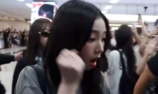 Karina của Aespa, 'nữ hoàng mạng xã hội' tạo 'bão' dù chỉ là chi tiết nhỏ