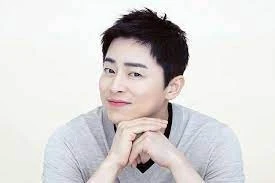 Jo Jung Suk lại liên tiếp phủ sóng khi vừa mới lên chức cha
