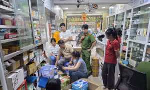 Phá đường dây mua bán thạch tín xuyên quốc gia tuồn vào các phòng khám nha khoa