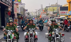 TP.HCM sẽ xử lý cả hành vi bao che vi phạm lòng đường, vỉa hè